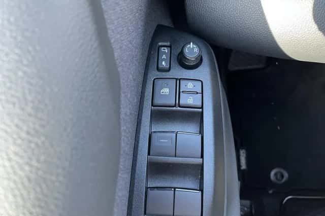 Toyota Yaris (2025) thumbnail 15