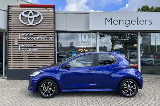 Toyota Yaris (2023) thumbnail 2