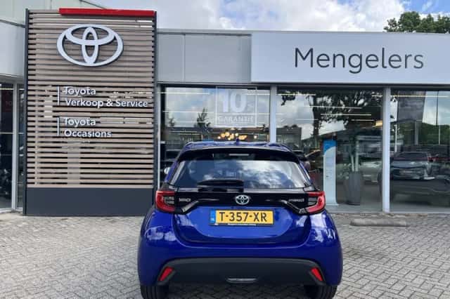 Toyota Yaris (2023) thumbnail 4