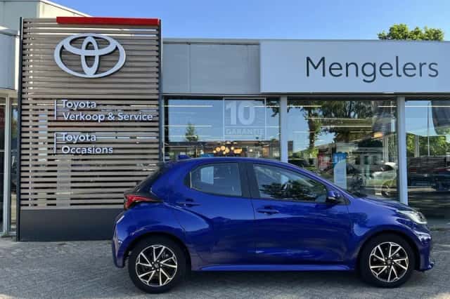 Toyota Yaris (2023) thumbnail 5