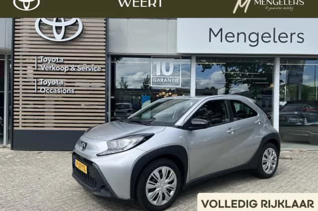 Toyota Aygo (2022) thumbnail 1