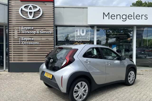 Toyota Aygo (2022) thumbnail 3