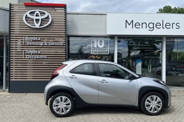 Toyota Aygo (2022) thumbnail 5