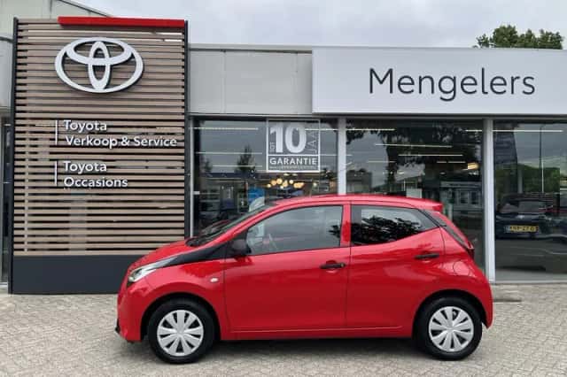 Toyota Aygo (2018) thumbnail 2
