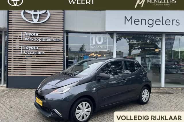Toyota Aygo (2015) thumbnail 1