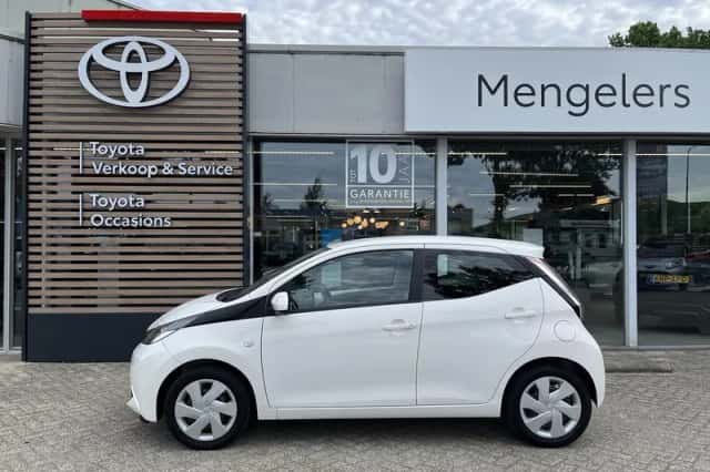 Toyota Aygo (2018) thumbnail 2