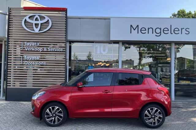 Suzuki Swift (2021) thumbnail 2