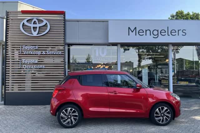 Suzuki Swift (2021) thumbnail 5