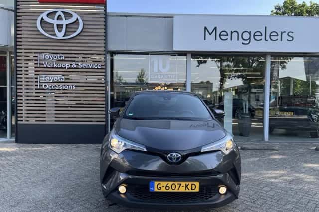 Toyota C-HR (2018) thumbnail 5
