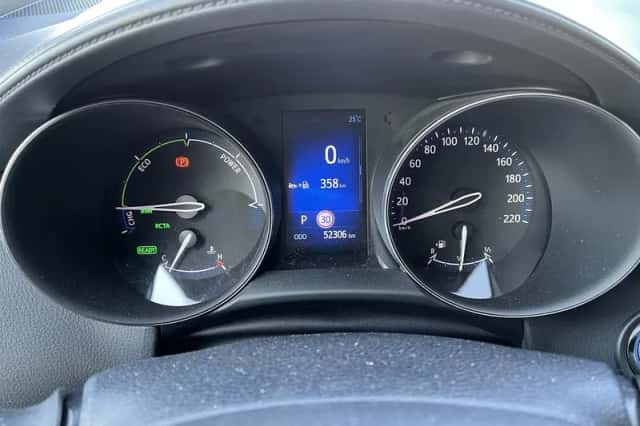 Toyota C-HR (2018) thumbnail 6