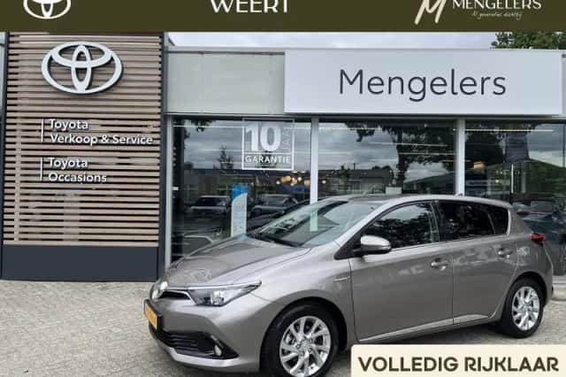 Toyota Auris (2016) thumbnail 1