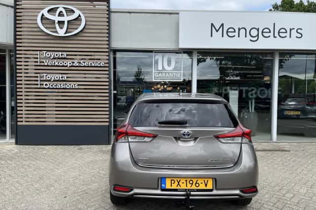 Toyota Auris (2016) thumbnail 4