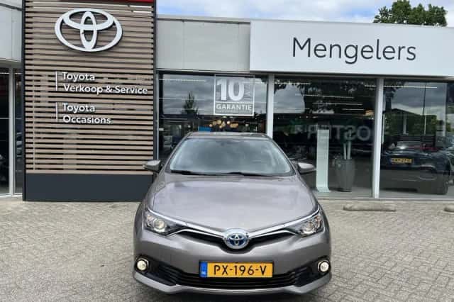 Toyota Auris (2016) thumbnail 6
