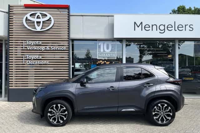 Toyota Yaris Cross (2024) thumbnail 2
