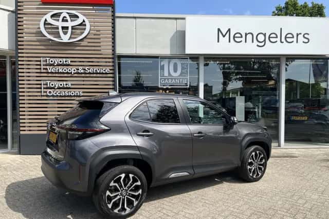 Toyota Yaris Cross (2024) thumbnail 3