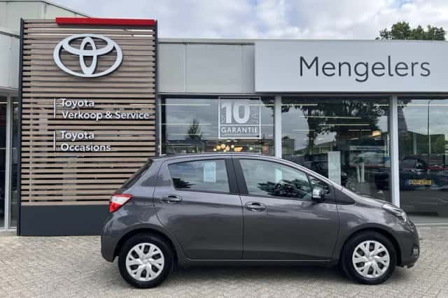 Toyota Yaris (2018) thumbnail 5