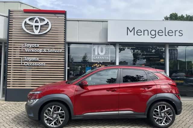 Hyundai Kona (2022) thumbnail 2