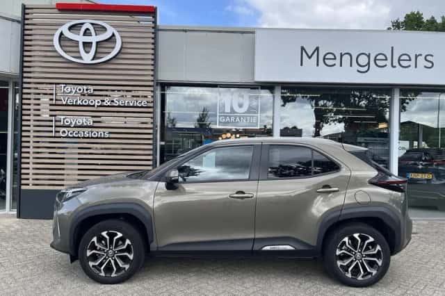 Toyota Yaris Cross (2022) thumbnail 2