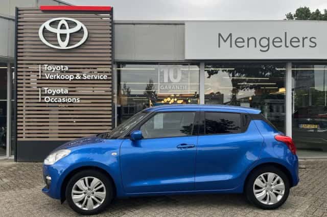 Suzuki Swift (2021) thumbnail 2