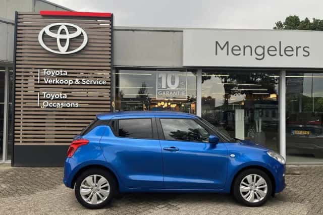Suzuki Swift (2021) thumbnail 5