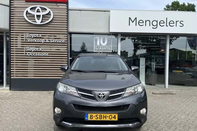 Toyota RAV4 (2013) thumbnail 6