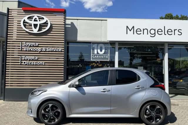Toyota Yaris (2025) thumbnail 2