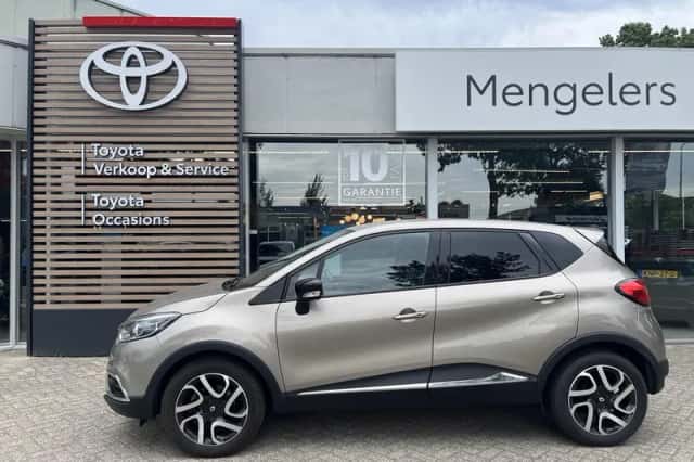 Renault Captur (2015) thumbnail 2