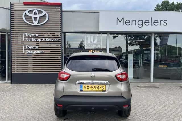 Renault Captur (2015) thumbnail 4
