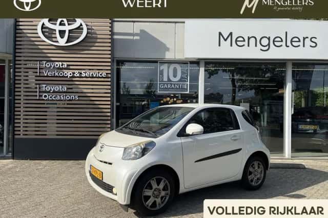 Toyota IQ (2010) thumbnail 1