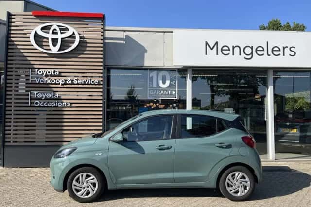 Hyundai i10 (2023) thumbnail 2