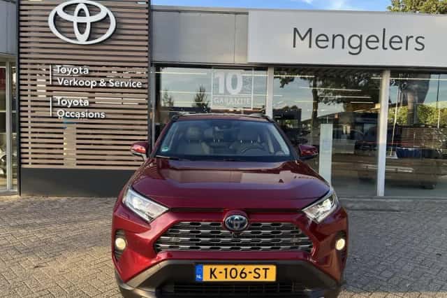 Toyota RAV4 (2021) thumbnail 5
