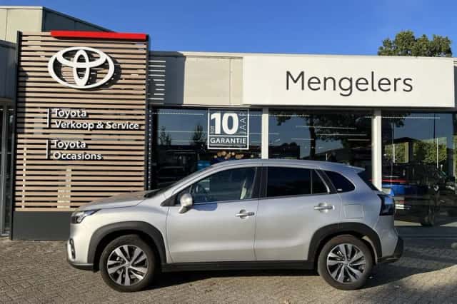 Suzuki S-Cross (2023) thumbnail 2