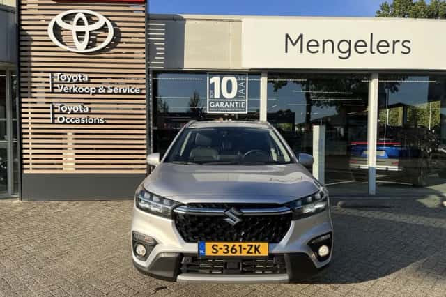 Suzuki S-Cross (2023) thumbnail 5