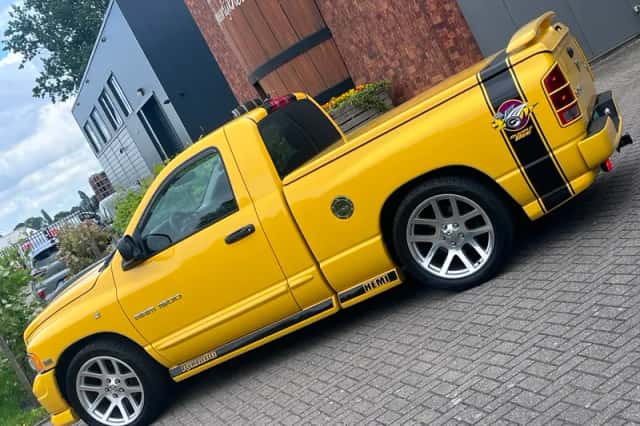 Dodge RAM (2004) thumbnail 3