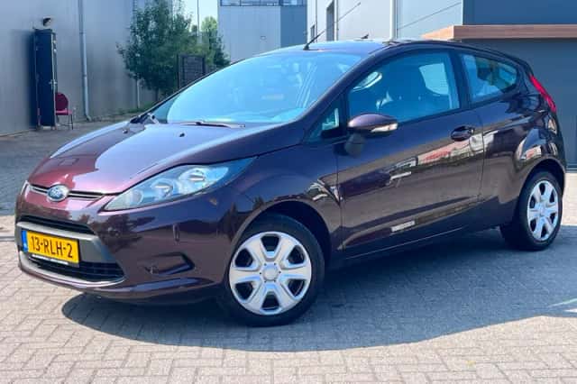 Ford Fiesta (2011) thumbnail 1