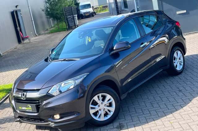 Honda HR-V (2016) thumbnail 3