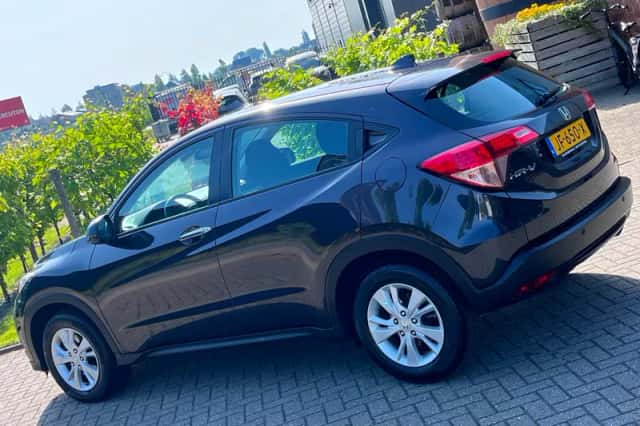 Honda HR-V (2016) thumbnail 4