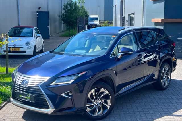 Lexus RX (2019) thumbnail 2