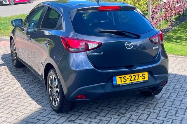 Mazda 2 (2017) thumbnail 5