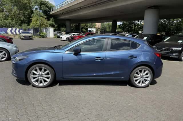 Mazda 3 (2017) thumbnail 3