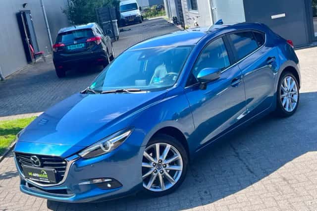 Mazda 3 (2017) thumbnail 3