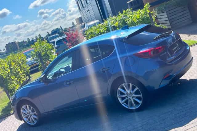 Mazda 3 (2017) thumbnail 4