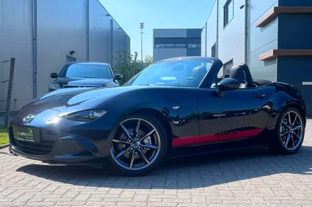 Mazda MX-5 (2018) thumbnail 1