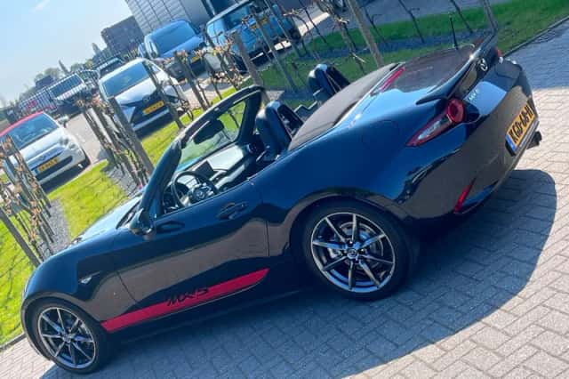 Mazda MX-5 (2018) thumbnail 3