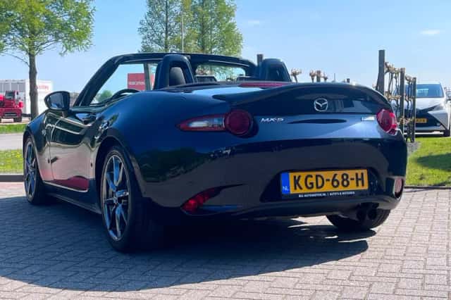 Mazda MX-5 (2018) thumbnail 4