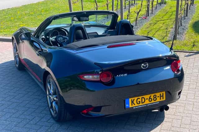 Mazda MX-5 (2018) thumbnail 5