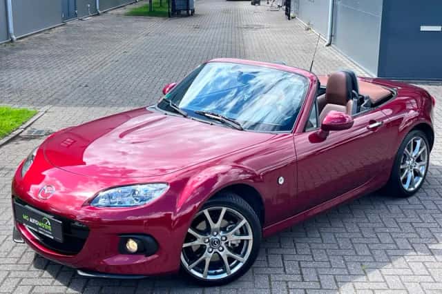 Mazda MX-5 (2013) thumbnail 2