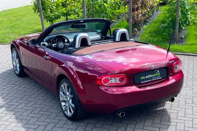 Mazda MX-5 (2013) thumbnail 4