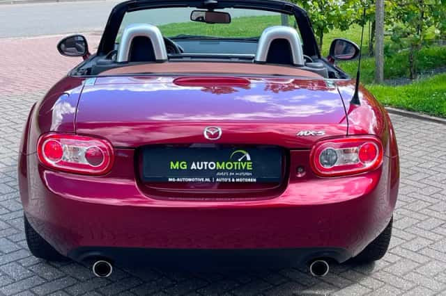 Mazda MX-5 (2013) thumbnail 6