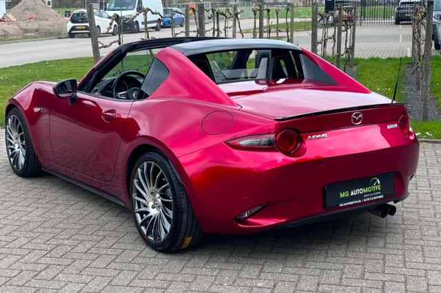 Mazda MX-5 (2018) thumbnail 3